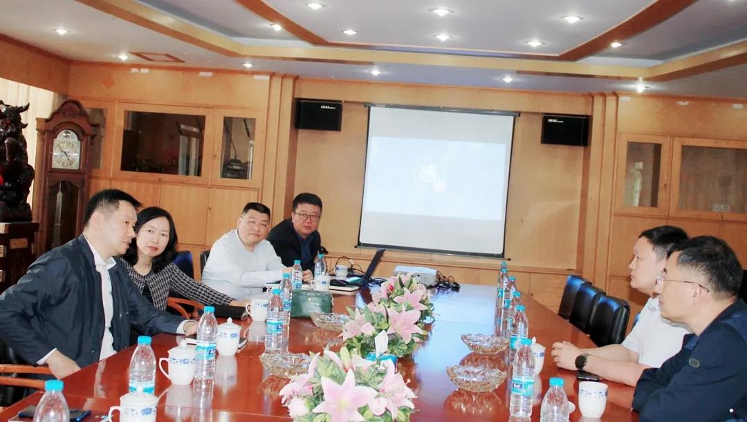 区委书记闵一峰调研华东医药万谷硅巷建设